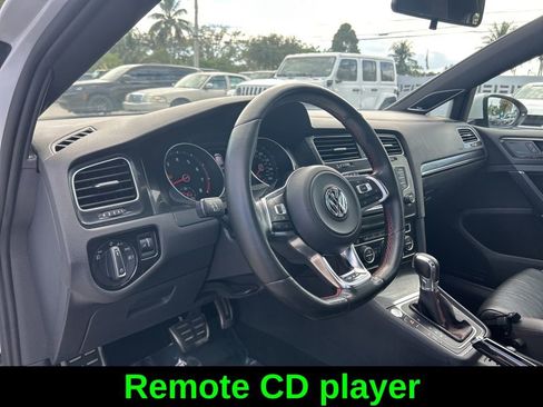 Used 2015 Volkswagen Golf 4-Door image 11