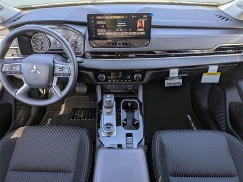 New 2025 Mitsubishi Outlander ES image 15