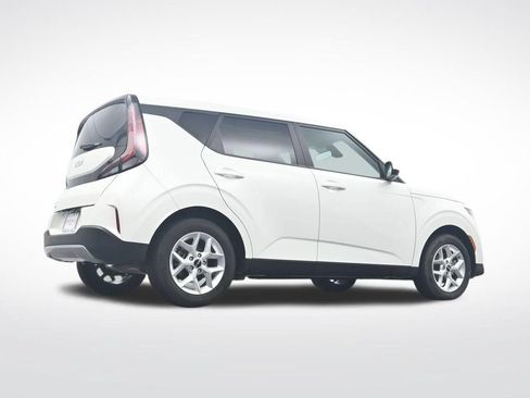 Used 2025 Kia Soul LX w/ LX Technology Package FWD image 34