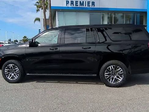 Certified 2025 Chevrolet Suburban Z71 image 5