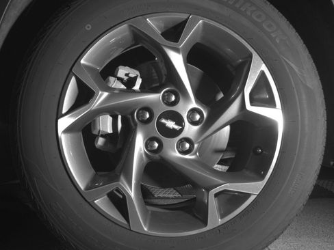 Used 2025 Chevrolet Trax LT FWD image 12