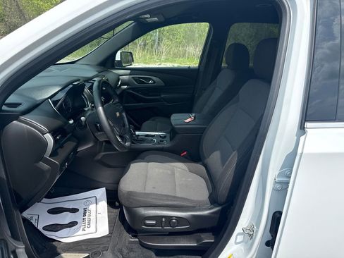 Used 2023 Chevrolet Traverse LT w/ LPO, Floor Liner Package AWD/4WD image 6