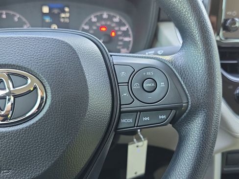 Used 2024 Toyota Corolla Cross L FWD image 17