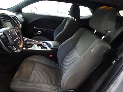 Used 2017 Dodge Challenger SXT image 2