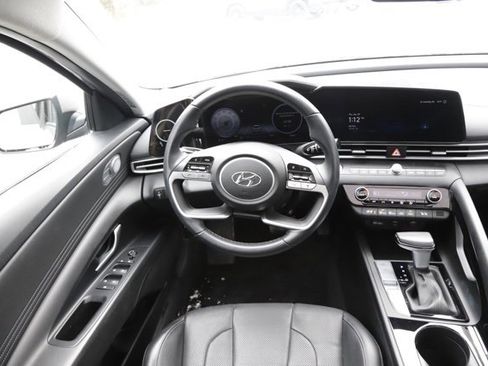 Used 2023 Hyundai Elantra Limited w/ Cargo Package image 17