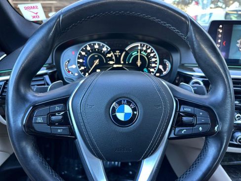 Used 2018 BMW 530e w/ Premium Package 2 image 22