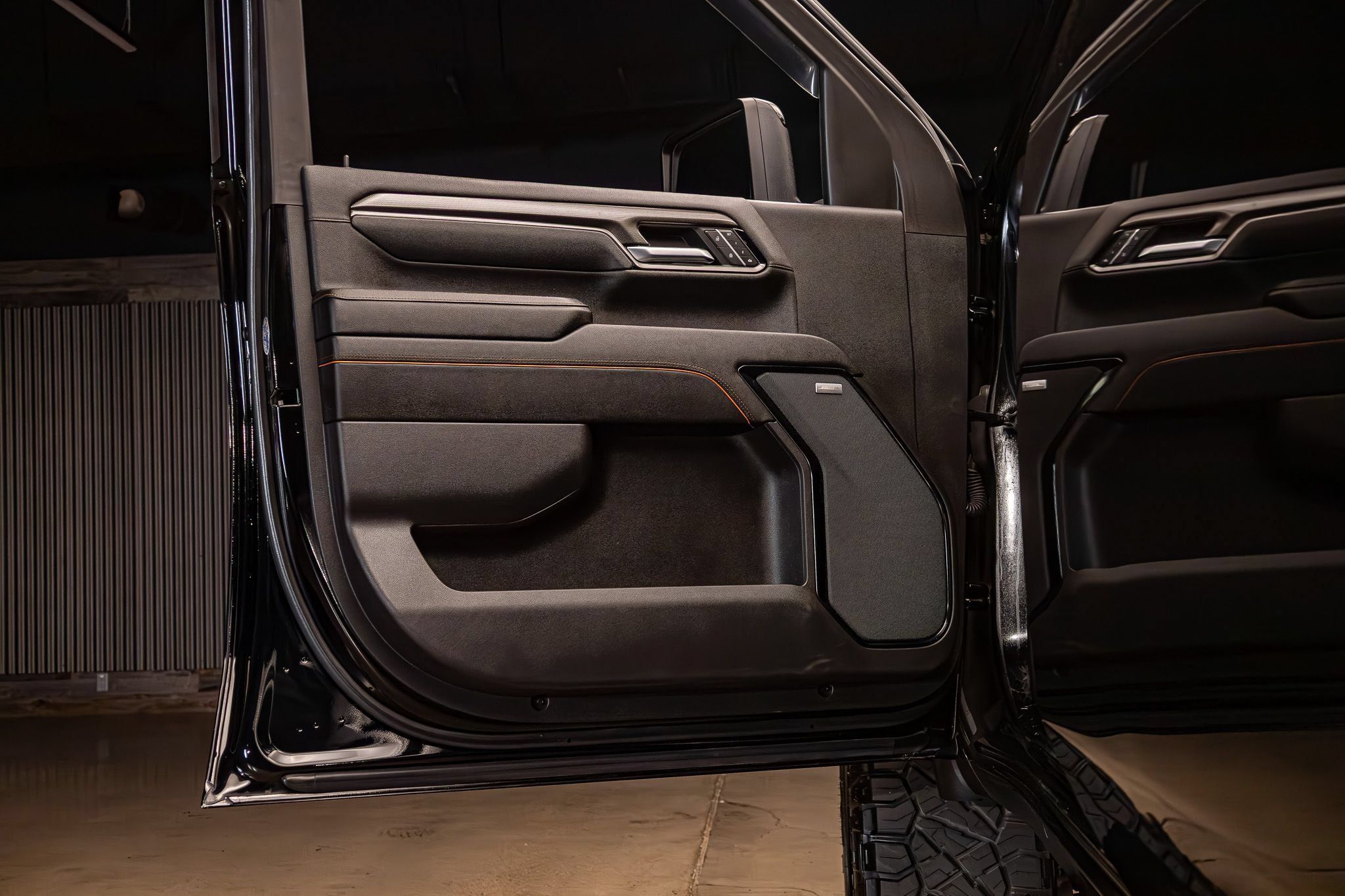 Used 2024 GMC Sierra 2500 AT4 w/ AT4 Premium Plus Package AWD/4WD image 33