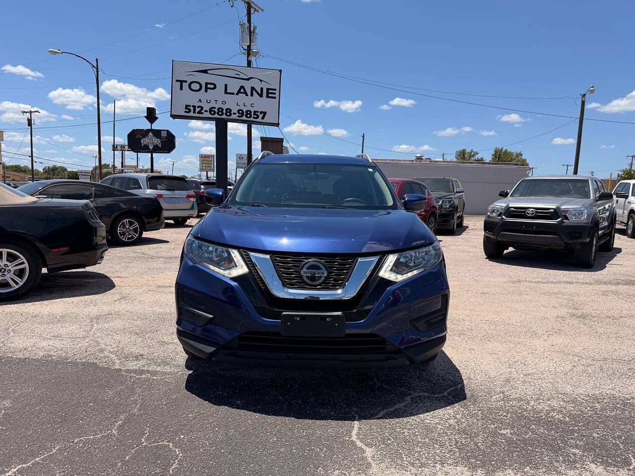 Used 2018 Nissan Rogue SV AWD/4WD image 3