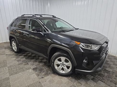 Used 2019 Toyota RAV4 XLE w/ Convenience Package AWD/4WD image 7