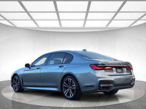 Used 2022 BMW 750i xDrive w/ M Sport Package image 6