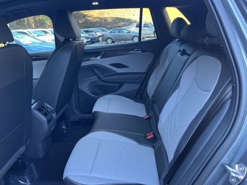 New 2026 Volkswagen Tiguan SE R-Line AWD/4WD image 13