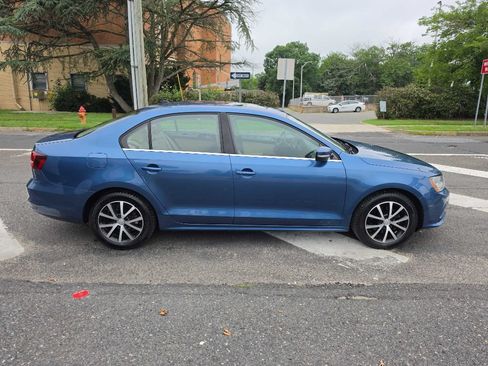 Used 2018 Volkswagen Jetta SE FWD image 5