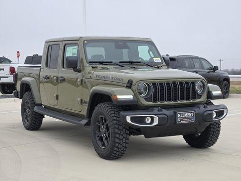 New 2026 Jeep Gladiator Sport image 3