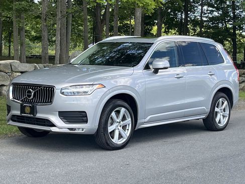 Used 2023 Volvo XC90 B5 Core image 10