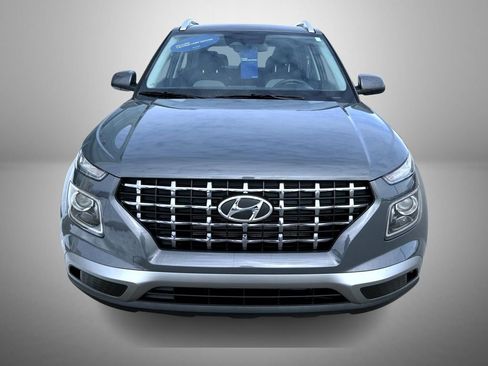 Used 2025 Hyundai Venue SEL image 2