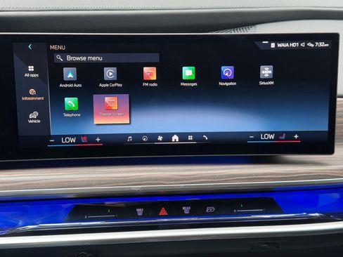 Used 2023 BMW i7 xDrive60 w/ Executive Package 2 AWD/4WD image 33