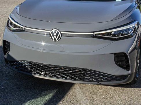 Used 2023 Volkswagen ID.4 Pro image 8