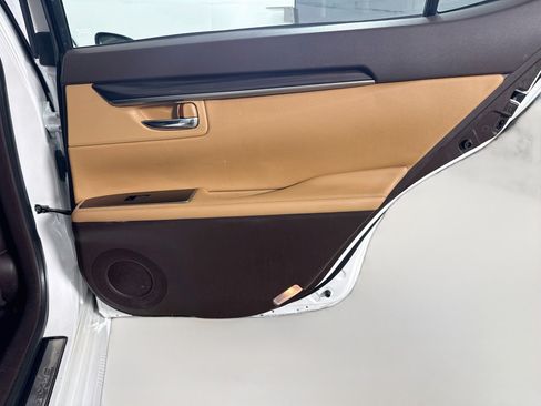 Used 2018 Lexus ES 350 w/ Premier Package FWD image 28