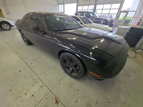 Used 2017 Dodge Challenger SXT Plus RWD image 3