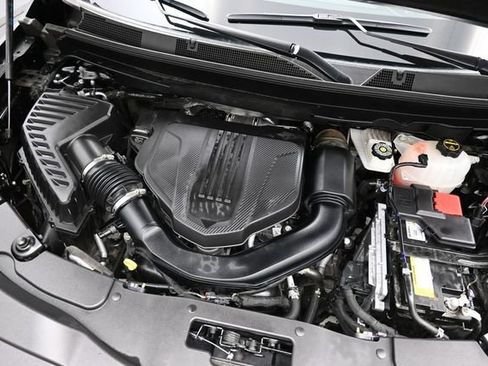 Used 2024 Chevrolet Traverse LT FWD image 33