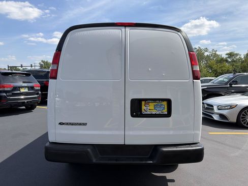 Used 2022 Chevrolet Express 2500 w/ Driver Convenience Package RWD image 7