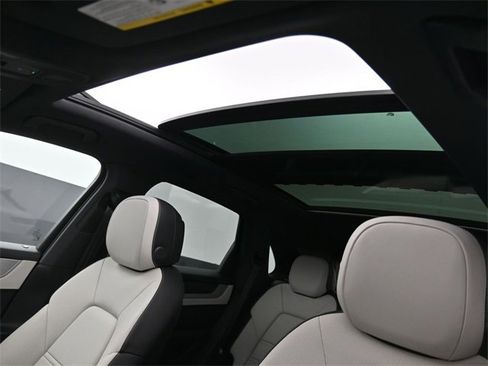 New 2025 Porsche Cayenne E-Hybrid image 16