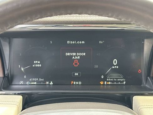 Used 2021 Lincoln Navigator Reserve w/ Luxury Package RWD image 10