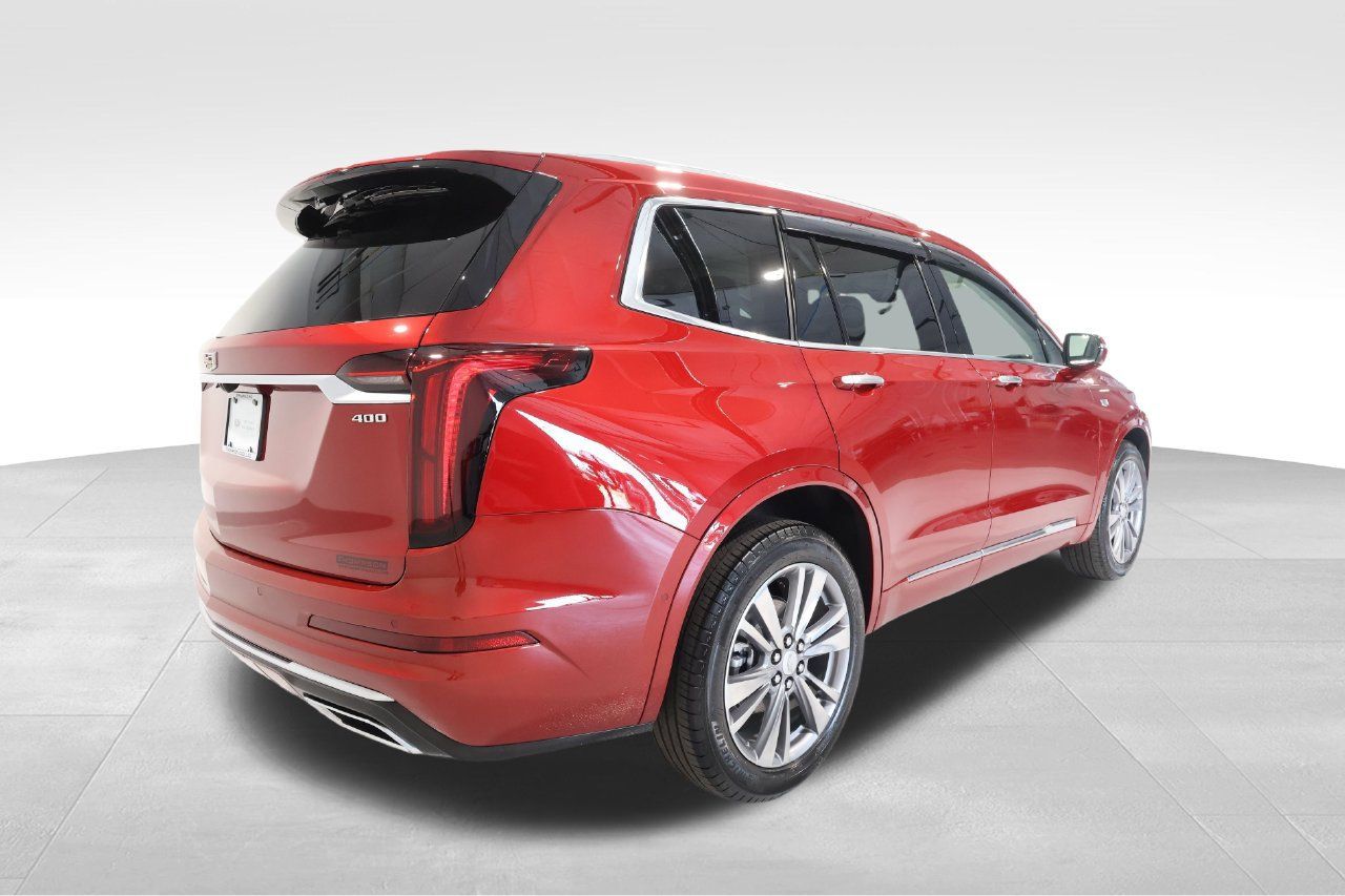 Used 2025 Cadillac XT6 Premium Luxury w/ Technology Package AWD/4WD image 4