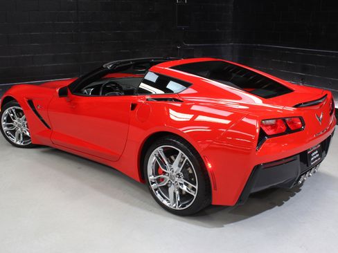 Used 2019 Chevrolet Corvette w/ 2LT w/ 2LT Preferred Equipment Group image 13