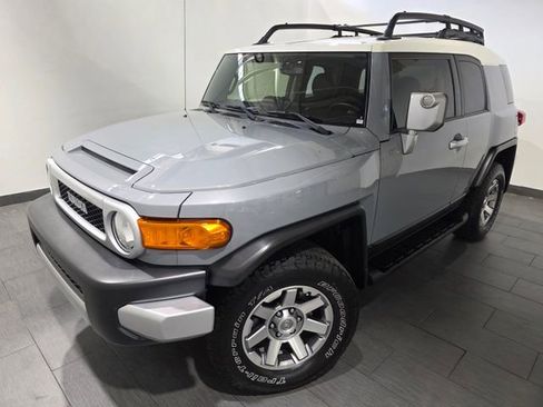 Used 2014 Toyota FJ Cruiser 4WD w/ Convenience Package image 1