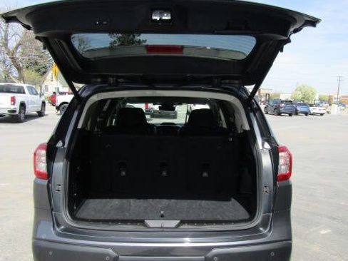 Used 2024 Subaru Ascent Limited w/ Technology Package AWD/4WD image 7