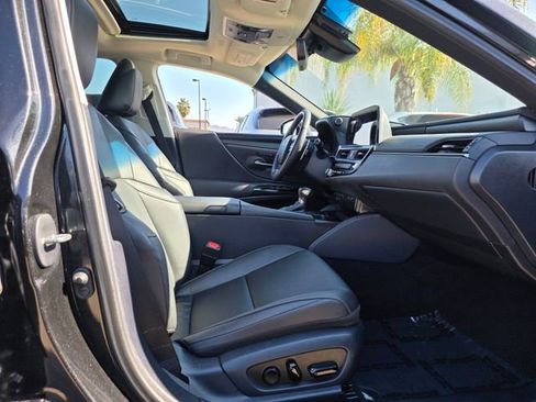 Used 2024 Lexus ES 300h w/ Premium Package image 7