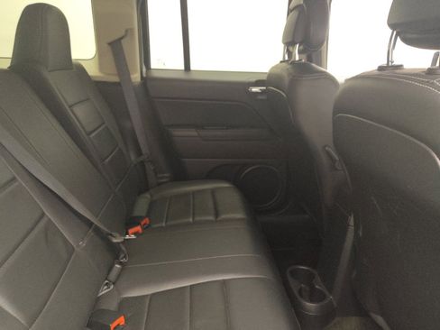 Used 2015 Jeep Patriot High Altitude FWD image 19