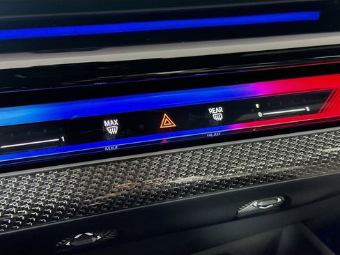 Used 2025 BMW M5 w/ Carbon Package image 17