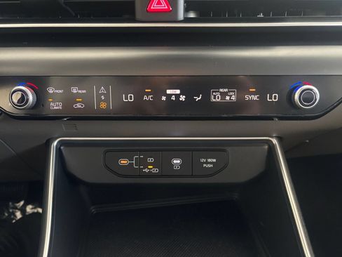 Used 2026 Kia Carnival FWD image 17