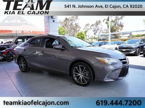 Used 2017 Toyota Camry XSE w/ Moonroof Package FWD image 9