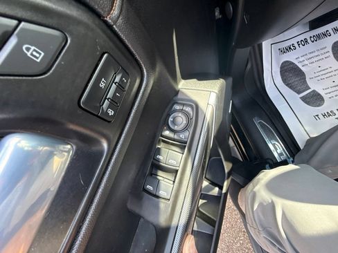 Used 2021 GMC Sierra 1500 AT4 w/ AT4 Value Package AWD/4WD image 30