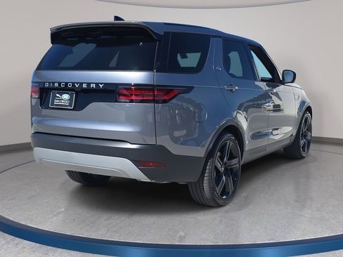 New 2026 Land Rover Discovery S image 5