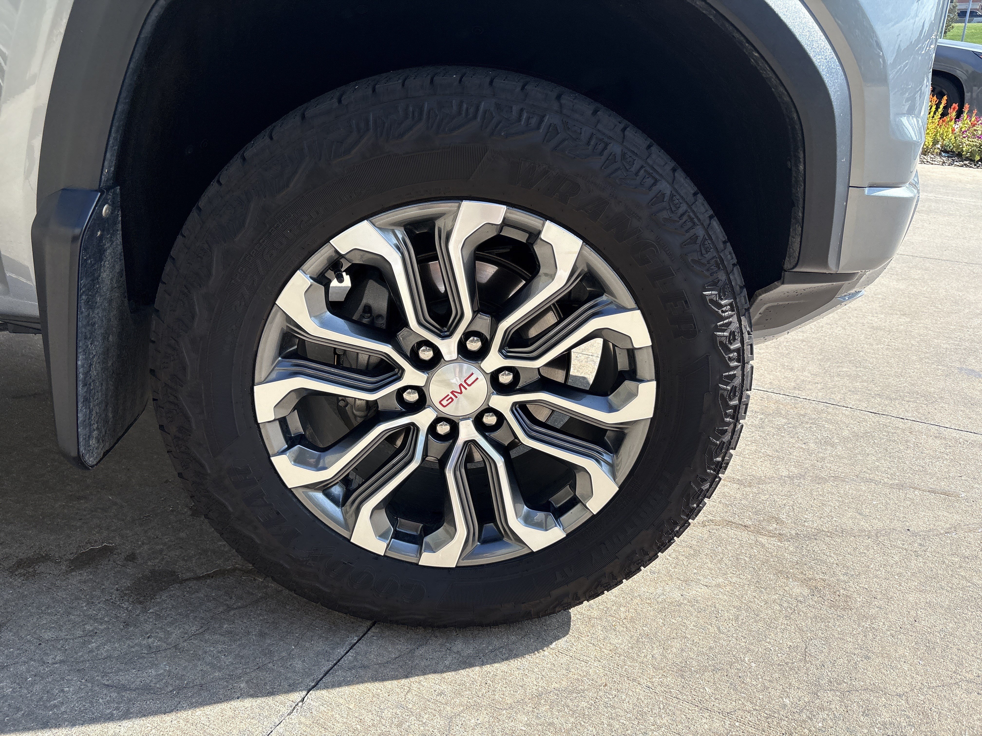 Used 2023 GMC Canyon Denali AWD/4WD image 13