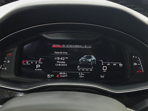 Certified 2025 Audi Q8 Prestige image 19