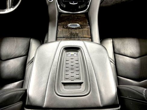Used 2015 Cadillac Escalade ESV Platinum image 34