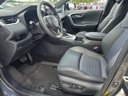 Used 2024 Toyota RAV4 XSE AWD/4WD image 10