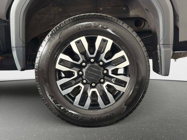 Used 2025 GMC Sierra 2500 Denali Ultimate AWD/4WD image 12