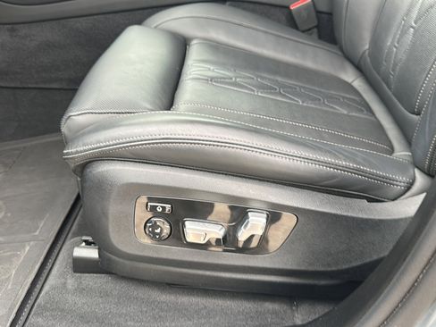 Certified 2024 BMW X7 M60i w/ Executive Package image 15