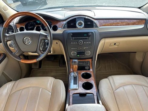 Used 2011 Buick Enclave CXL image 4