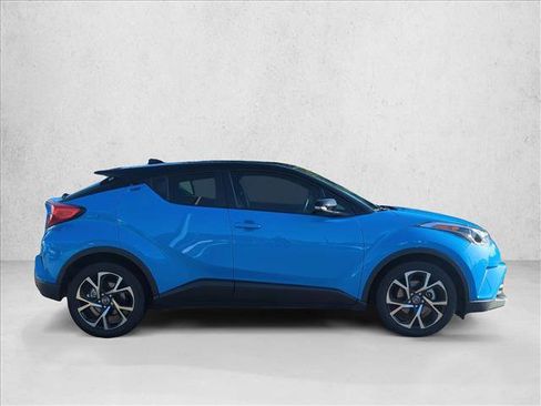 Used 2019 Toyota C-HR XLE image 4