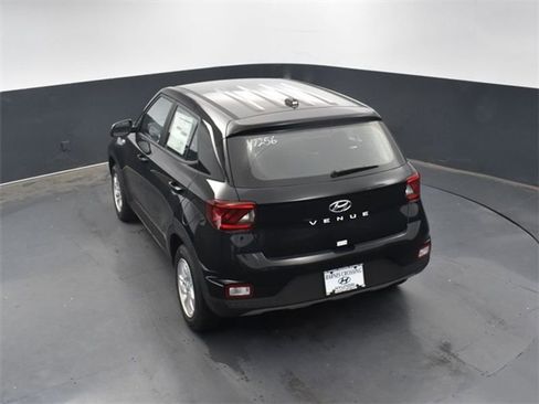 Used 2025 Hyundai Venue SE image 24