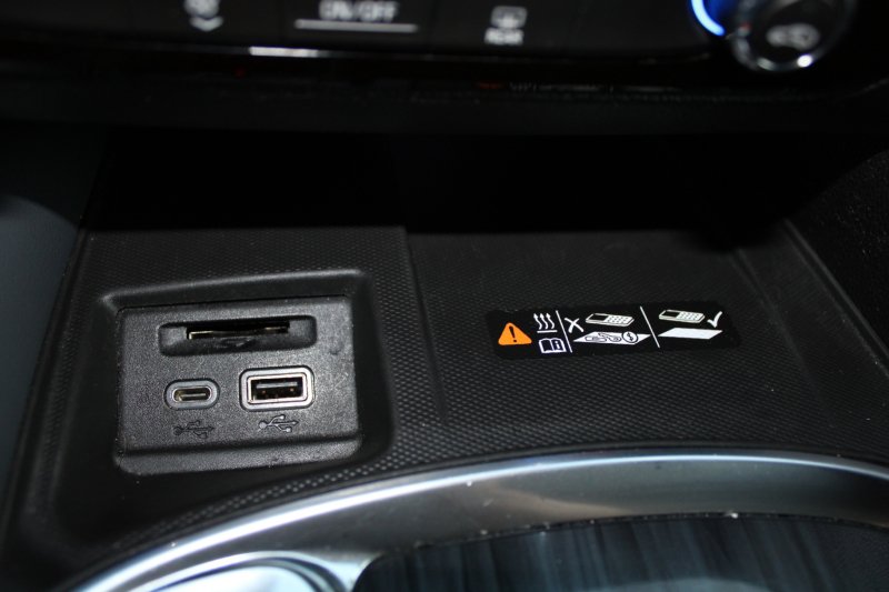 Used 2022 Buick Enclave Essence FWD image 13