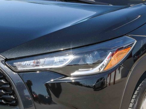 Certified 2024 Toyota Corolla Cross LE w/ Moonroof Package AWD/4WD image 8