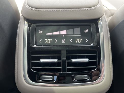 New 2026 Volvo XC90 B6 Plus w/ Protection Package Premier AWD/4WD image 14